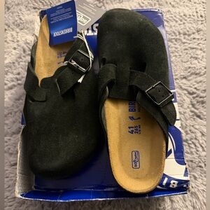 ✨ Birkenstock Boston Soft Footbed Clogs – Black Suede ✨